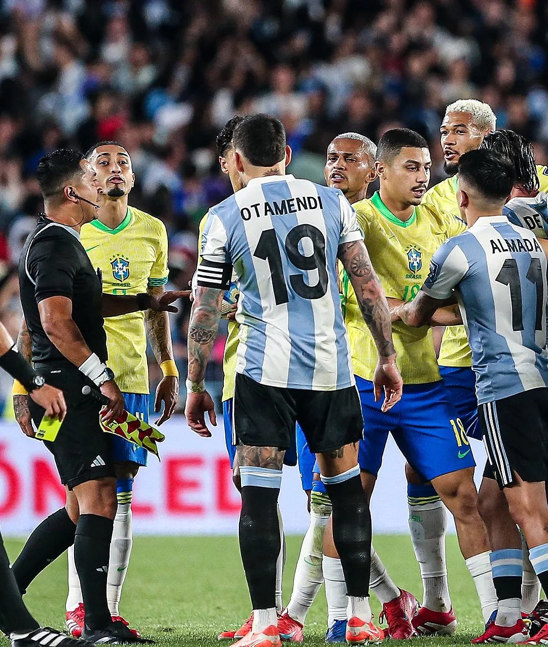 巴西国家队击败强敌成功晋级