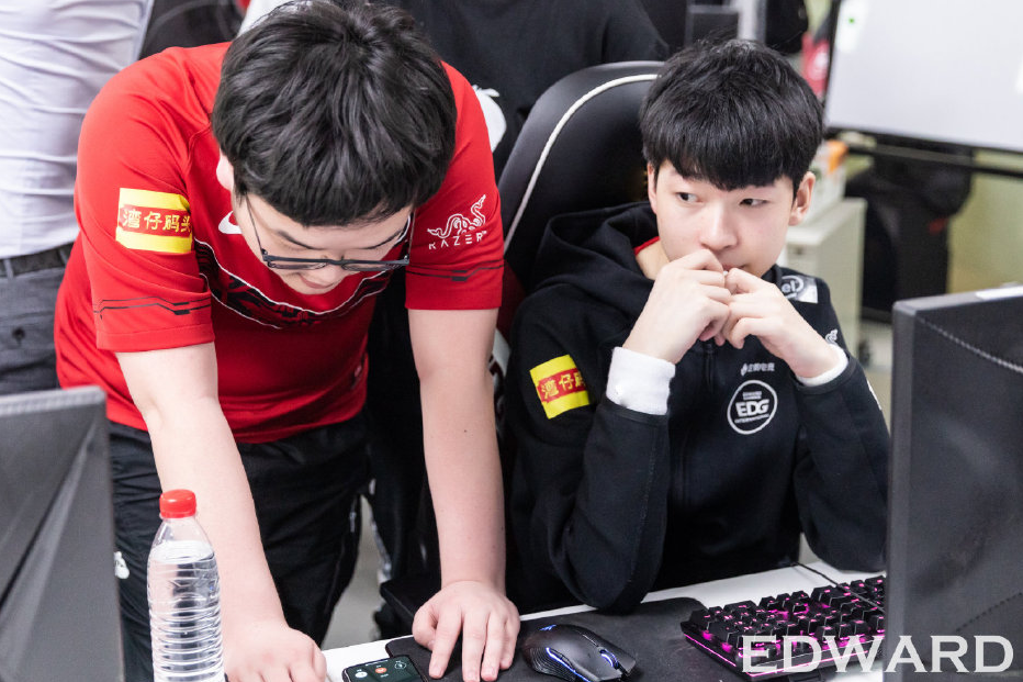 包含Excel强势LGD，Meiko三分雨点燃全场的词条