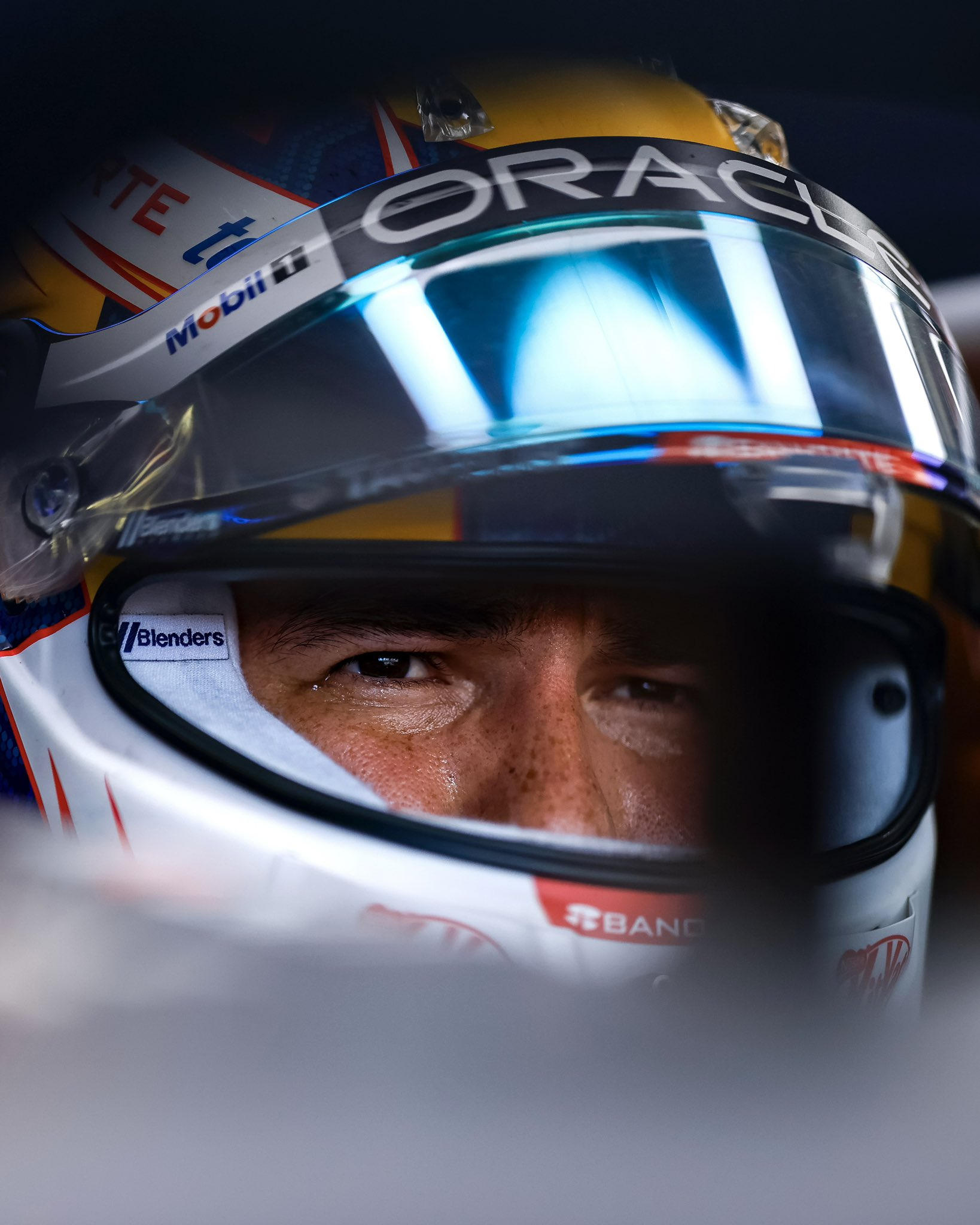 梅赛德斯轻取红牛二队,佩雷兹惊艳四座的简单介绍 梅赛德斯轻取红牛二队,佩雷兹惊艳四座的简单介绍