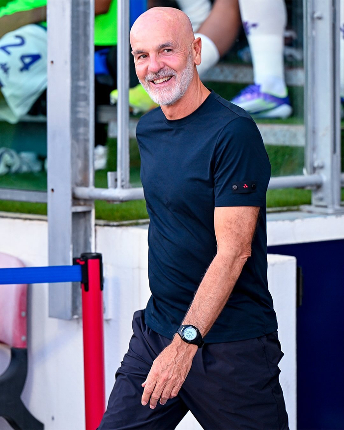 包含佛罗伦萨客场战平，球队表现稳定！的词条