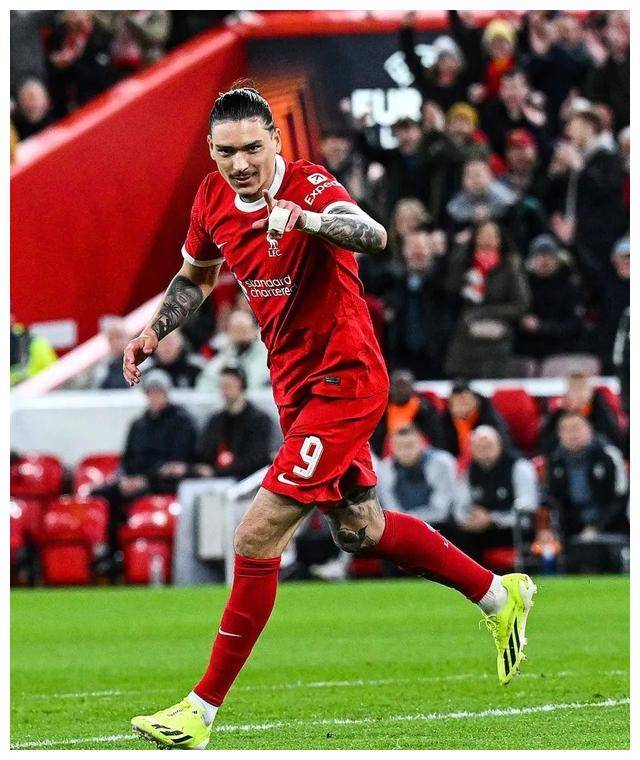 高位作战利物浦，轻松出线晋级八强