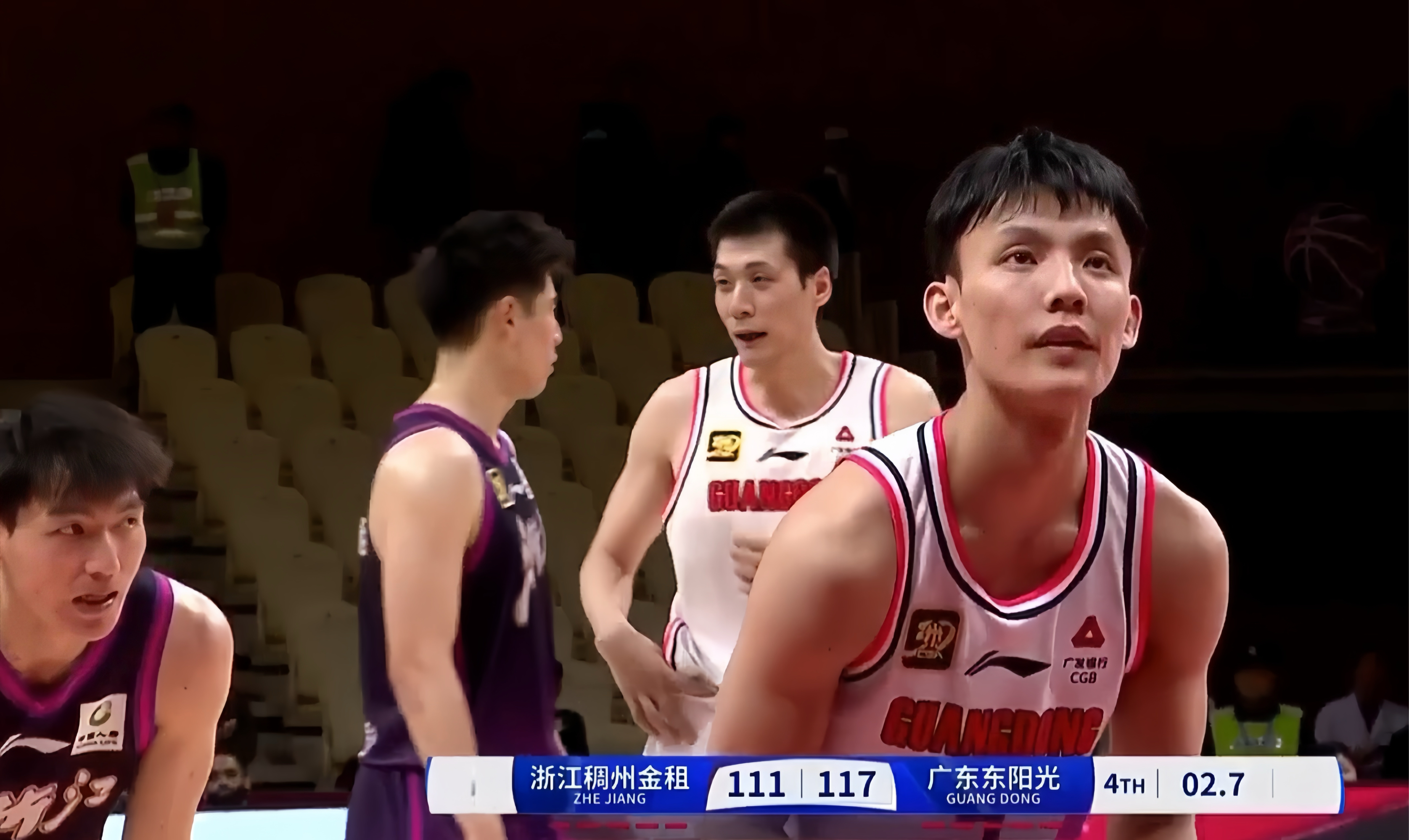 云南红河男篮主场击败广东宏远队