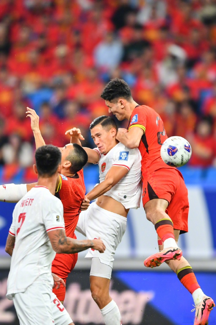 PG电子试玩官网-中国足球联赛连战连捷，球员表现抢眼