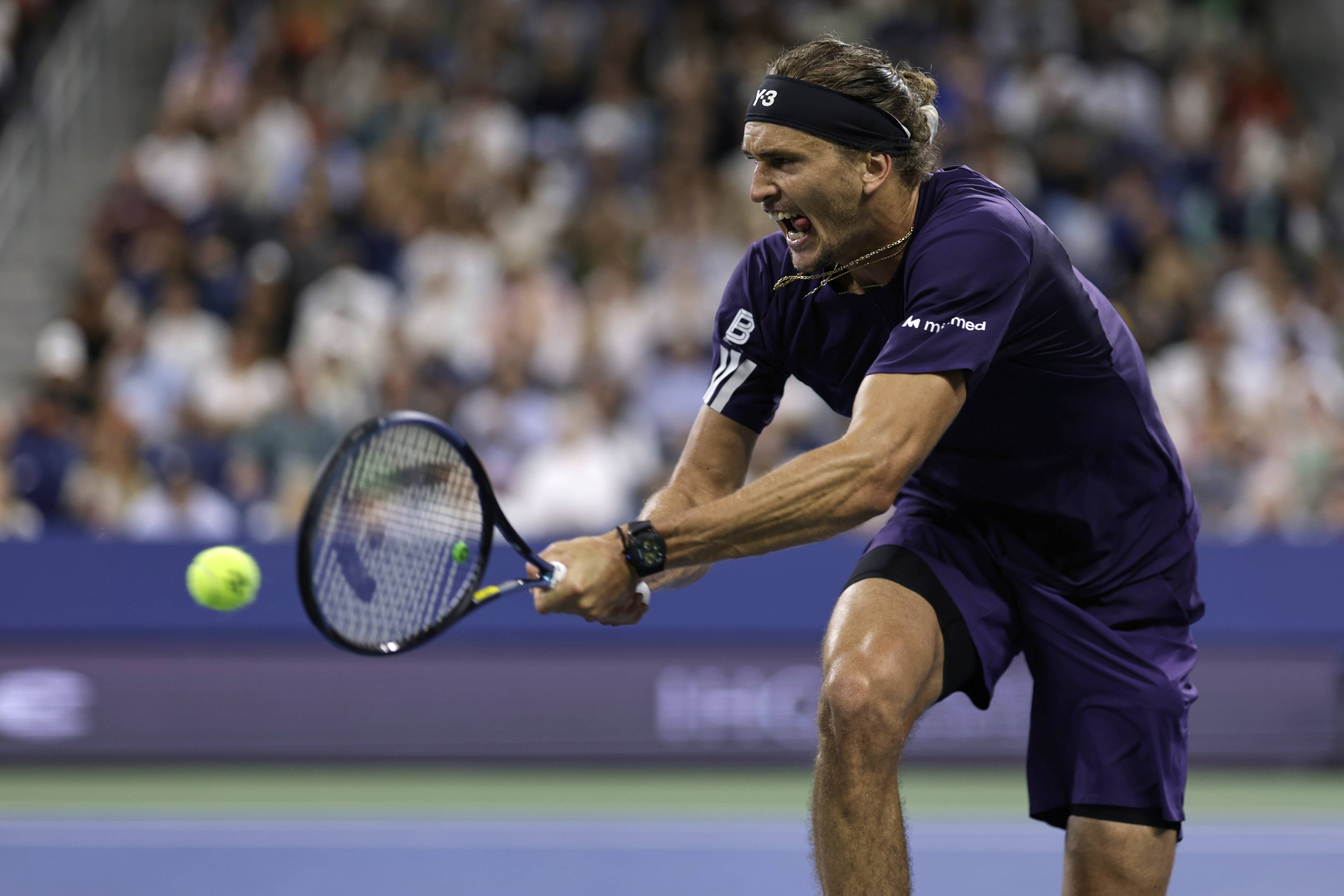 关于英国网球队绝杀澳大利亚网球队，兹维列夫打破历史纪录的信息