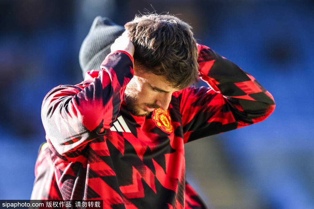 关于莱比锡红牛轻取曼联，德利赫特制霸全场的信息