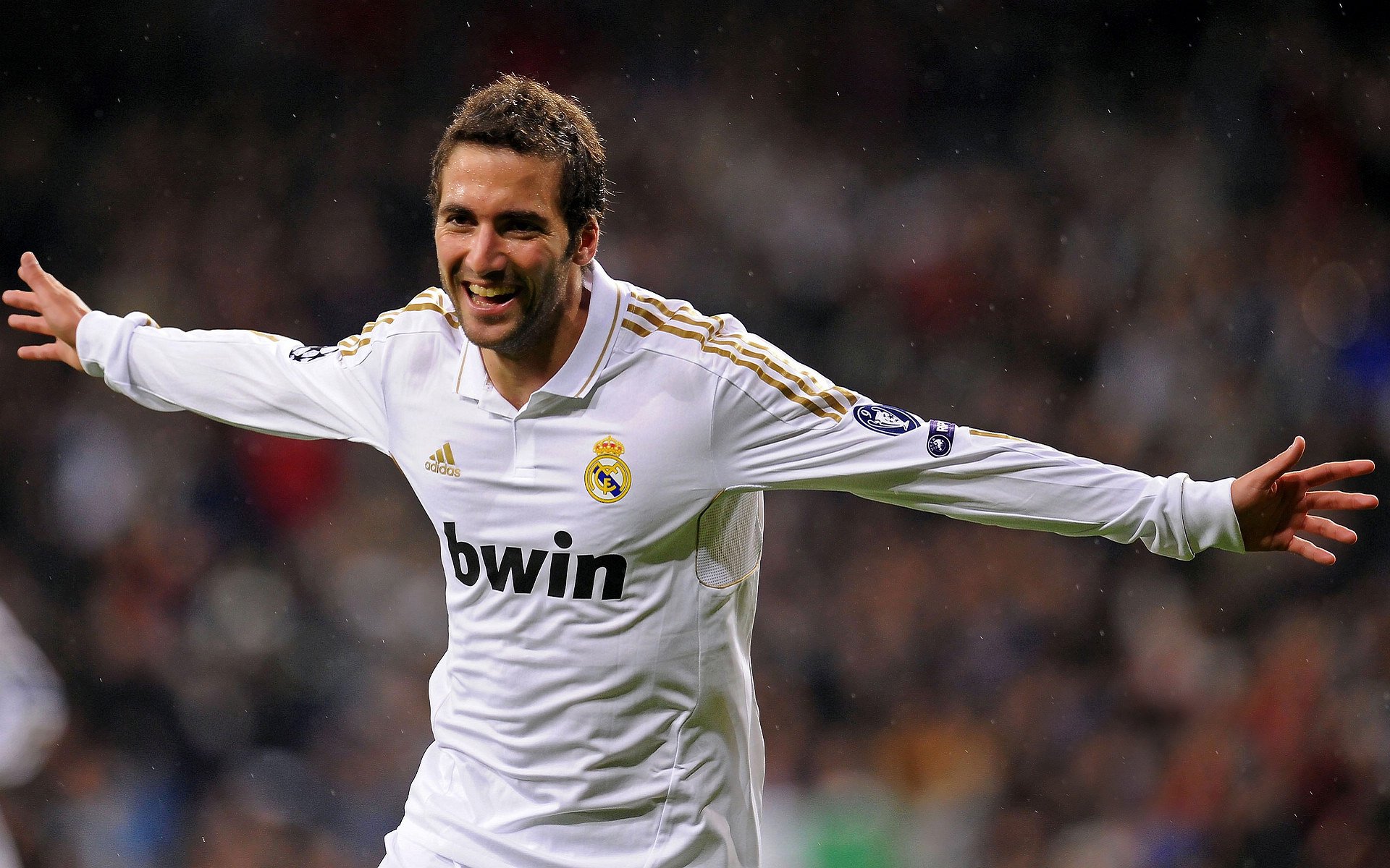 穆勒一锤定音,勒沃库森惊险突围—欧战赛场再现德式坚韧