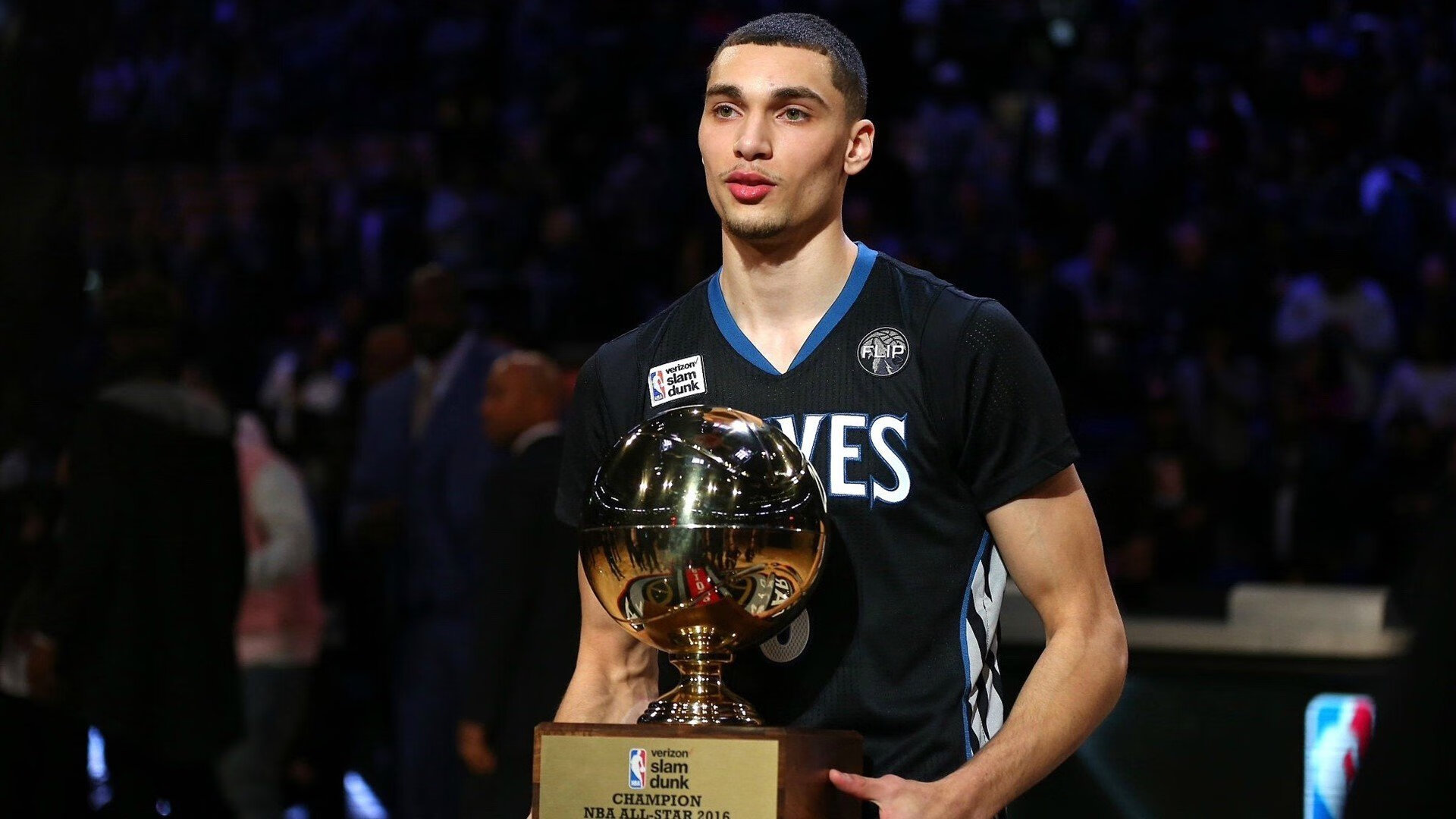 赛道与绿茵的交响，当F1年度争冠之夜遇见基耶萨状态火热